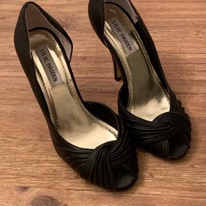 Steve Madden peep toe pumps